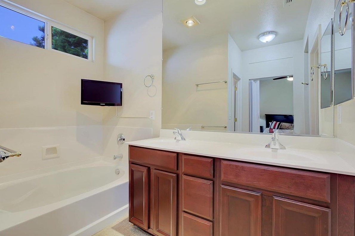 2347 Oregon Way, Yuba City CA  95991-8464 exterior