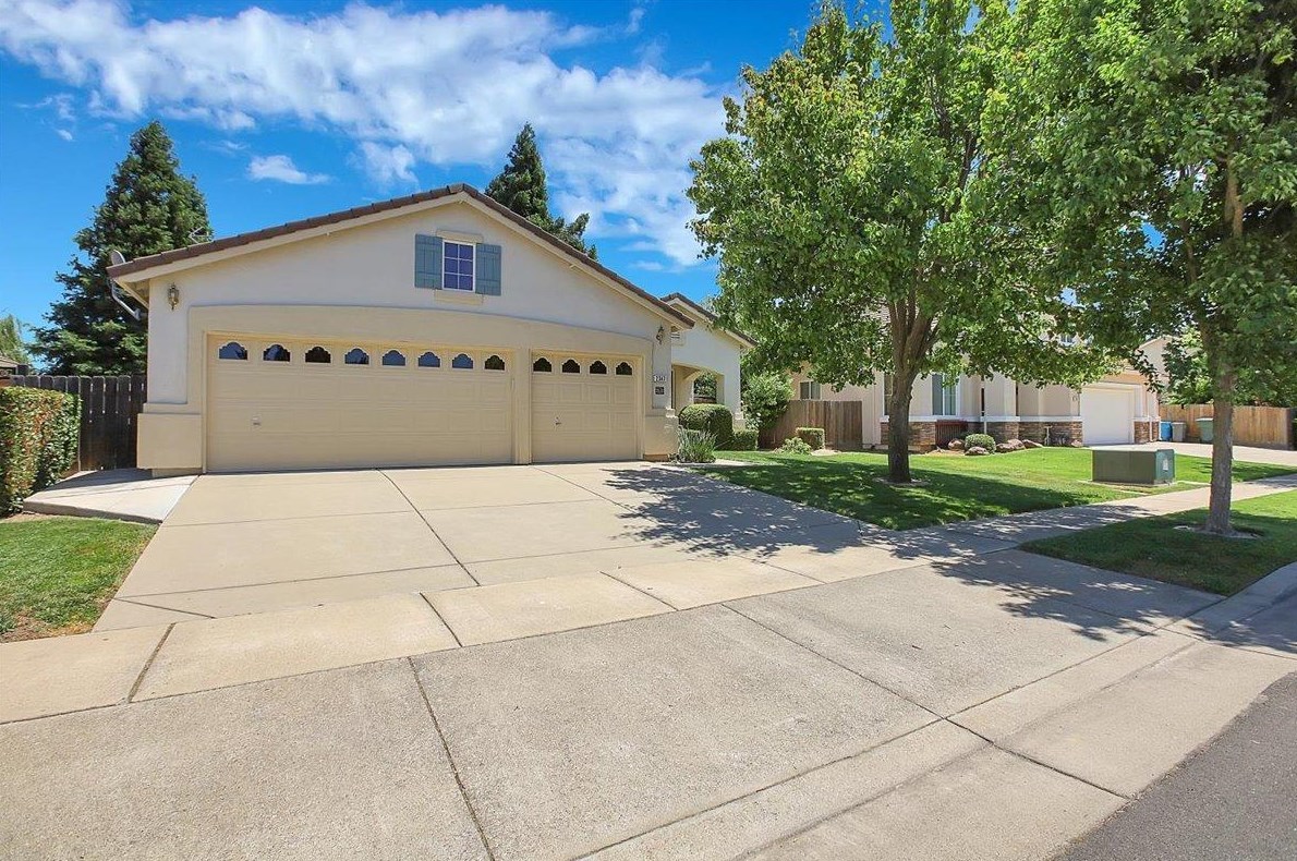 2347 Oregon Way, Yuba City CA  95991-8475 exterior