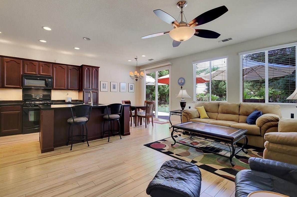 2347 Oregon Way, Yuba City CA  95991-8464 exterior