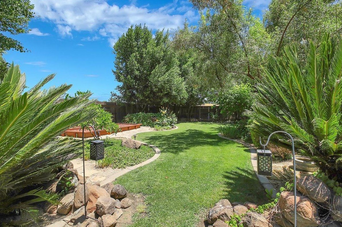 2347 Oregon Way, Yuba City CA  95991-8464 exterior