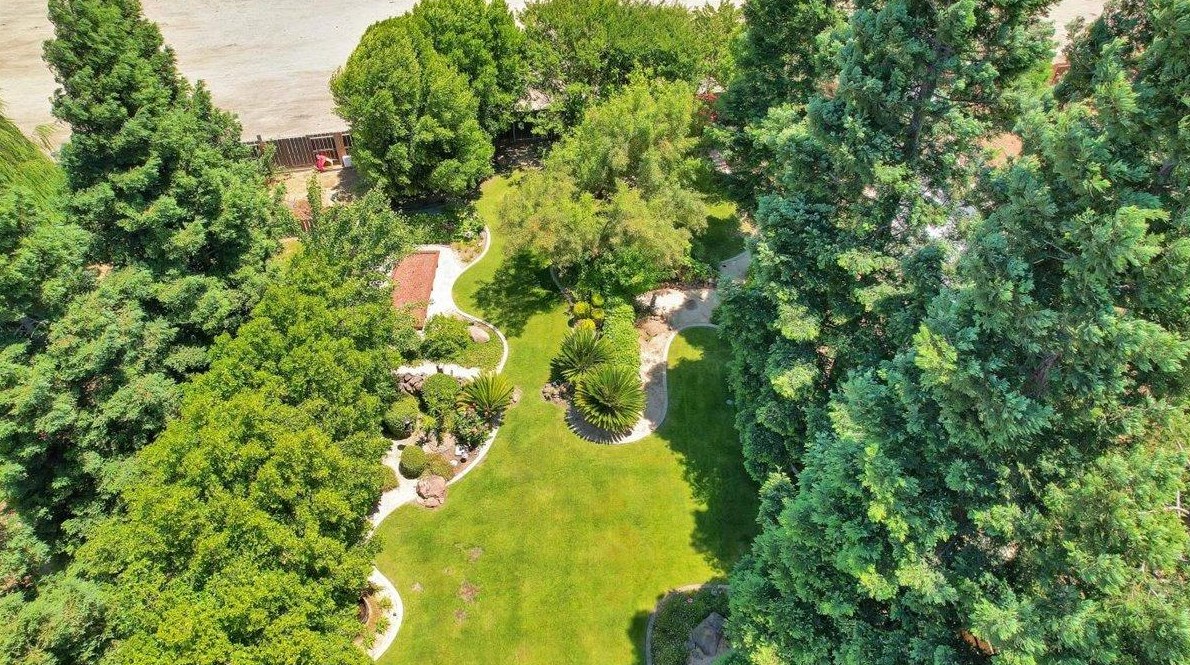 2347 Oregon Way, Yuba City CA  95991-8464 exterior