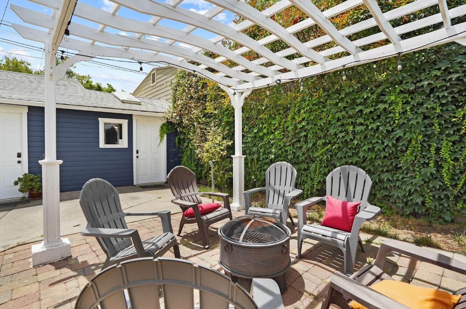 1910 3rd Ave, Sacramento CA  95818-3004 exterior