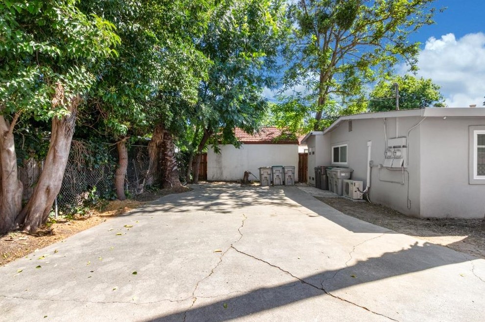1920 Vermont Ave, West Sacramento CA  95691-4147 exterior