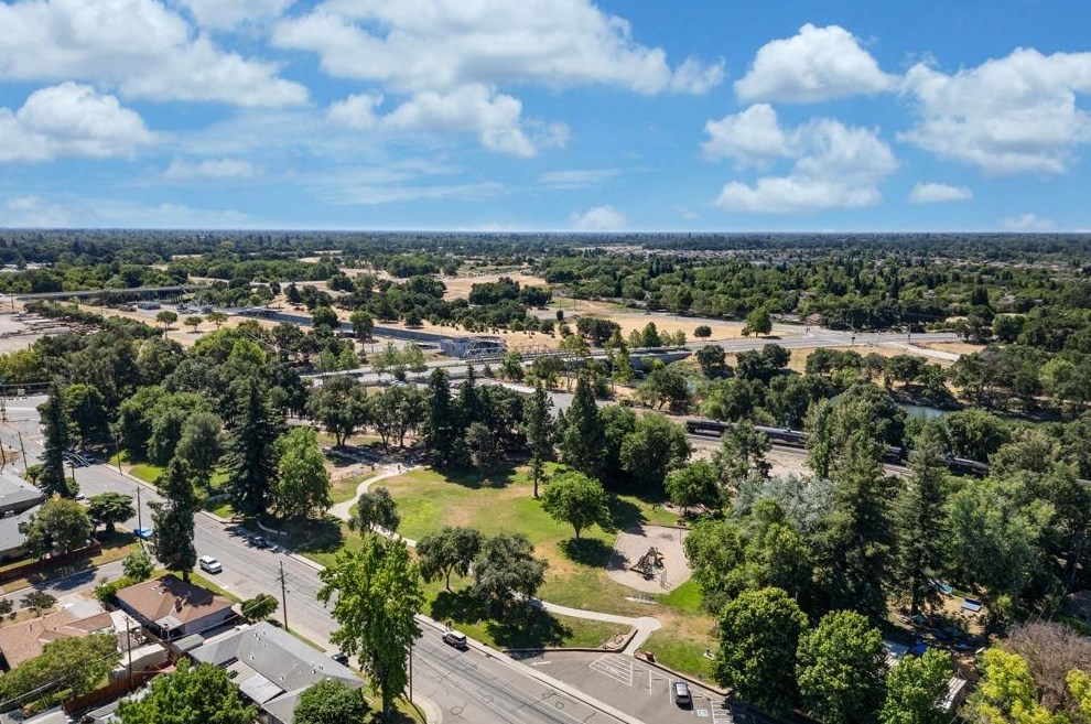 1920 Vermont Ave, West Sacramento CA  95691-4147 exterior