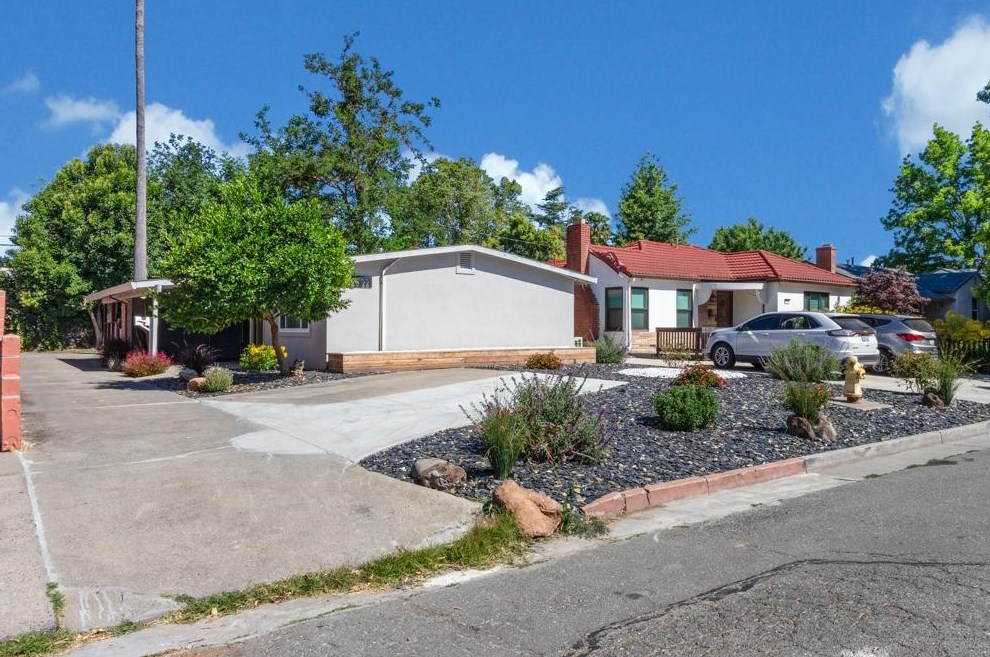 1920 Vermont Ave, West Sacramento CA  95691-4147 exterior