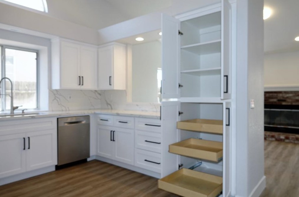 3352 Chapelle Dr, Roseville CA  95661-3950 exterior