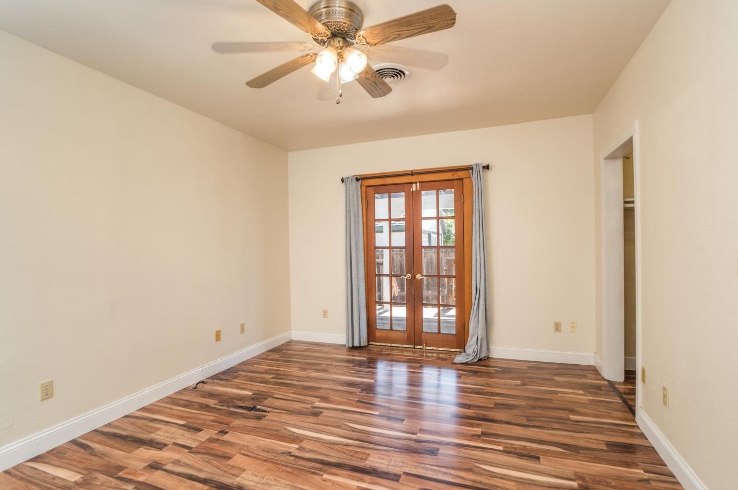 648 Franklin Ave, Yuba City CA  95991-5508 exterior