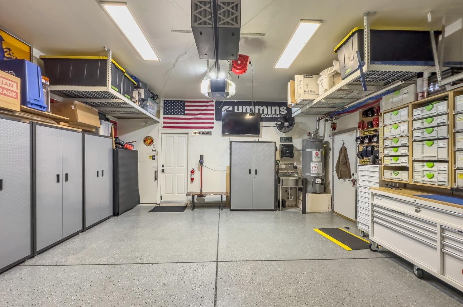 2032 Bastona Dr, Elk Grove CA 95758-7105 exterior