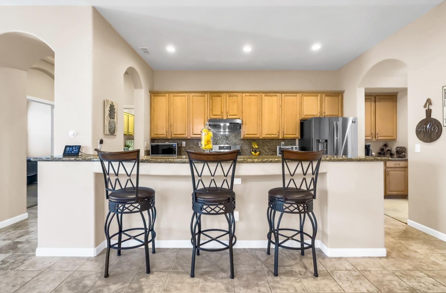 2032 Bastona Dr, Elk Grove CA 95758-7105 exterior