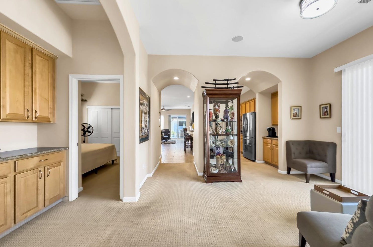 2032 Bastona Dr, Elk Grove CA 95758-7105 exterior