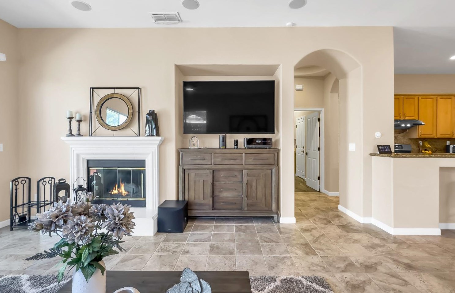 2032 Bastona Dr, Elk Grove CA 95758-7105 exterior