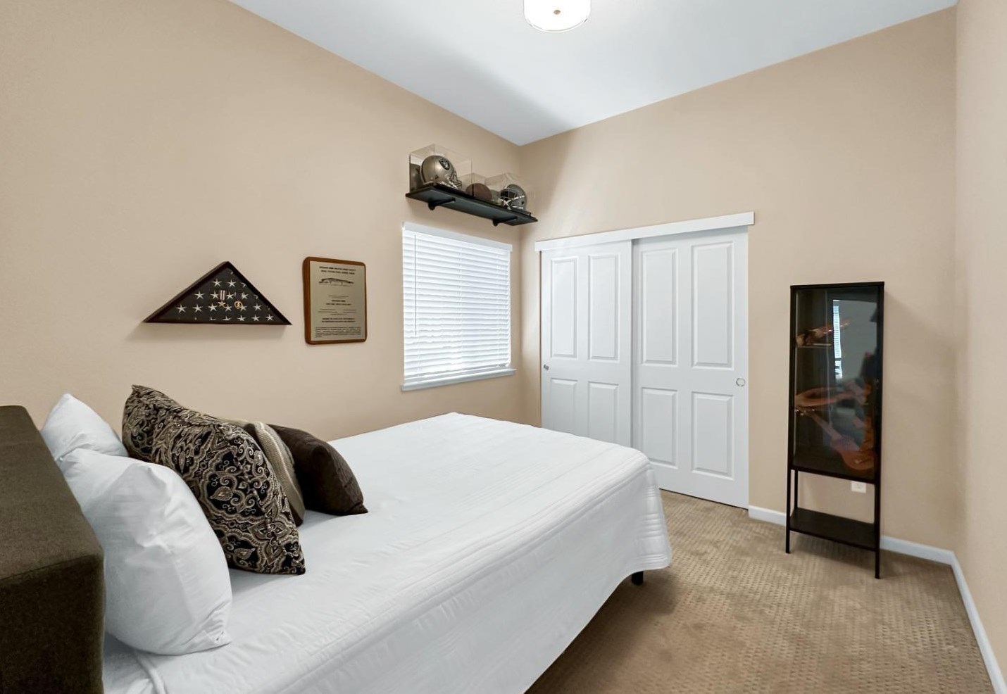 2032 Bastona Dr, Elk Grove CA 95758-7105 exterior