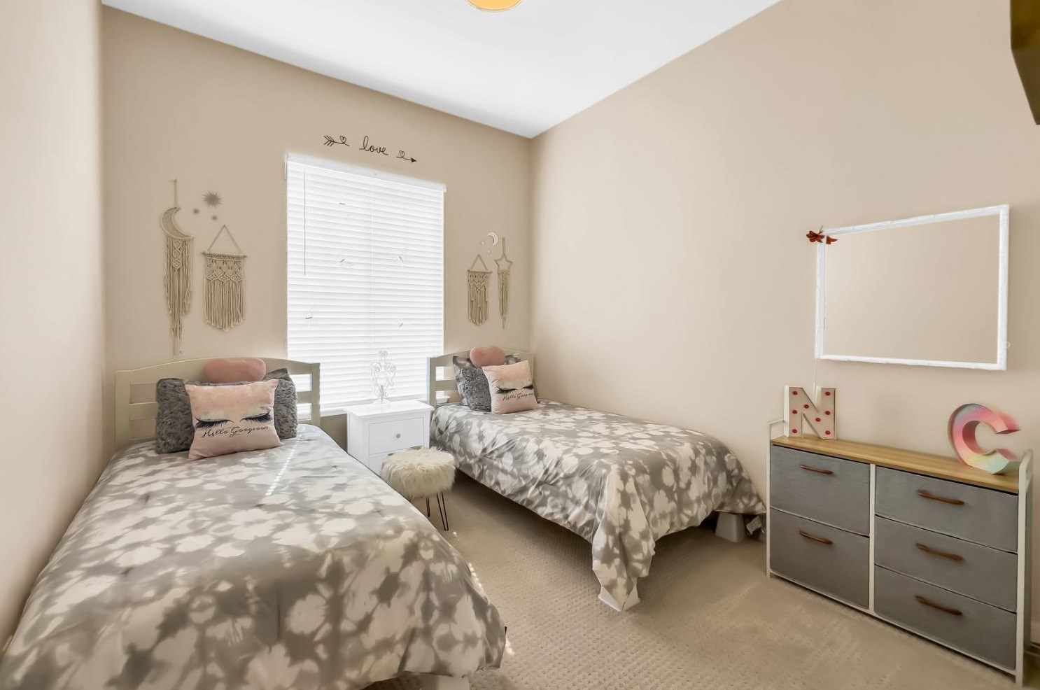 2032 Bastona Dr, Elk Grove CA 95758-7105 exterior