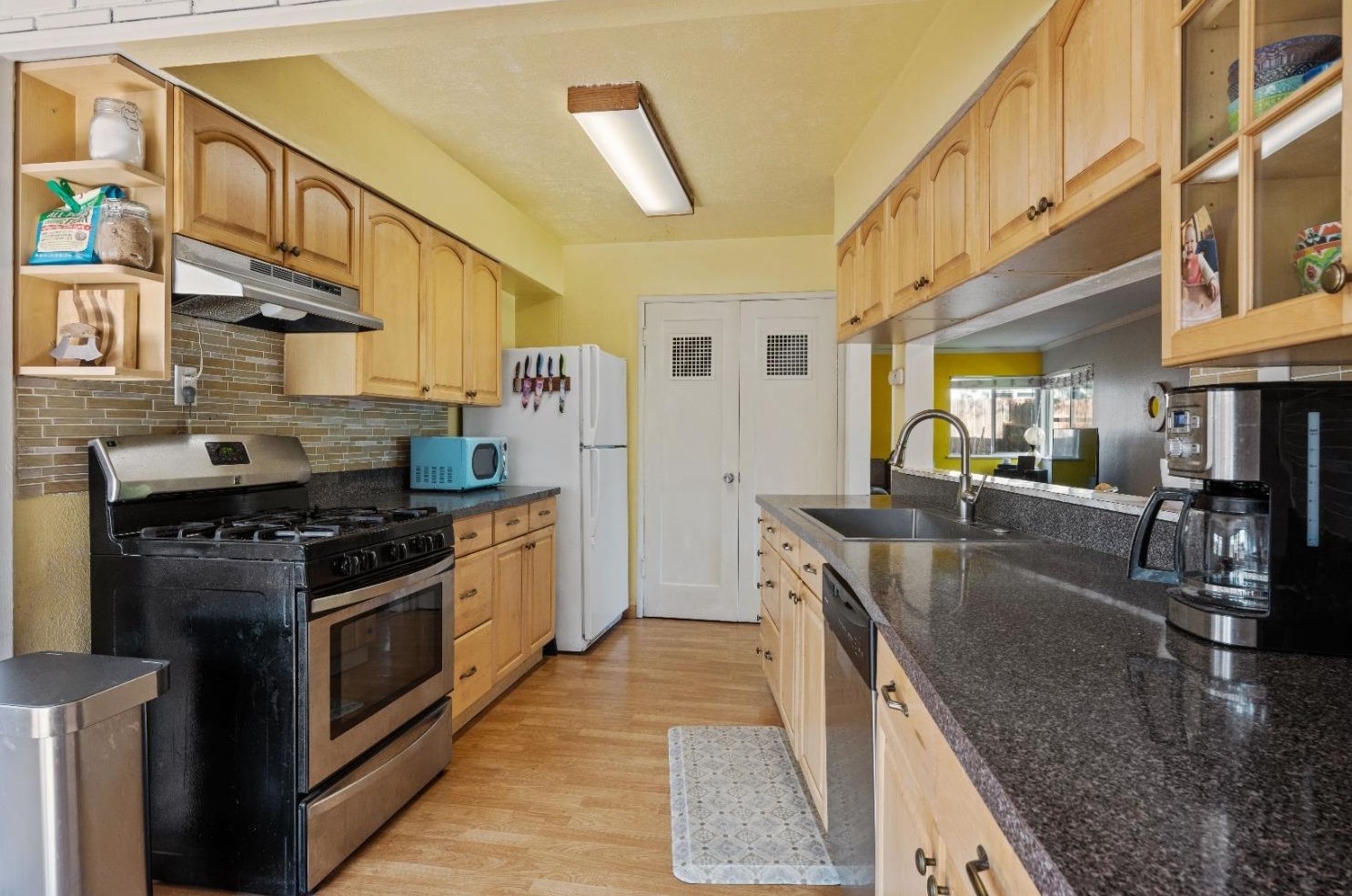 3112 Hurley Way, Sacramento CA  95864-3852 exterior