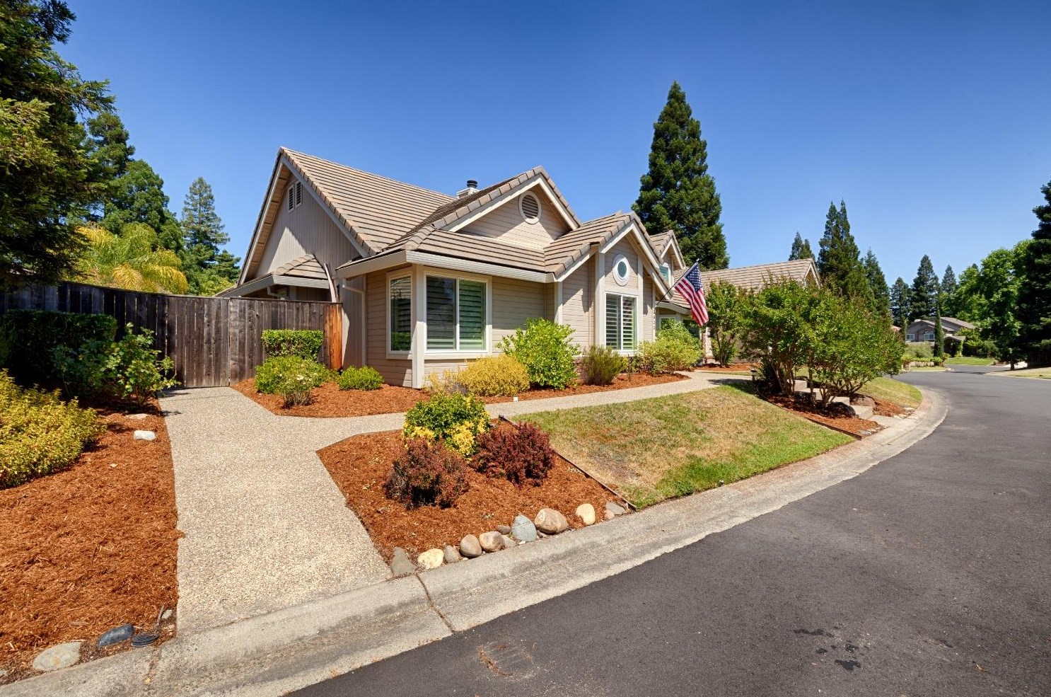 2923 Alder Point Dr, Roseville CA 95661-5181 exterior