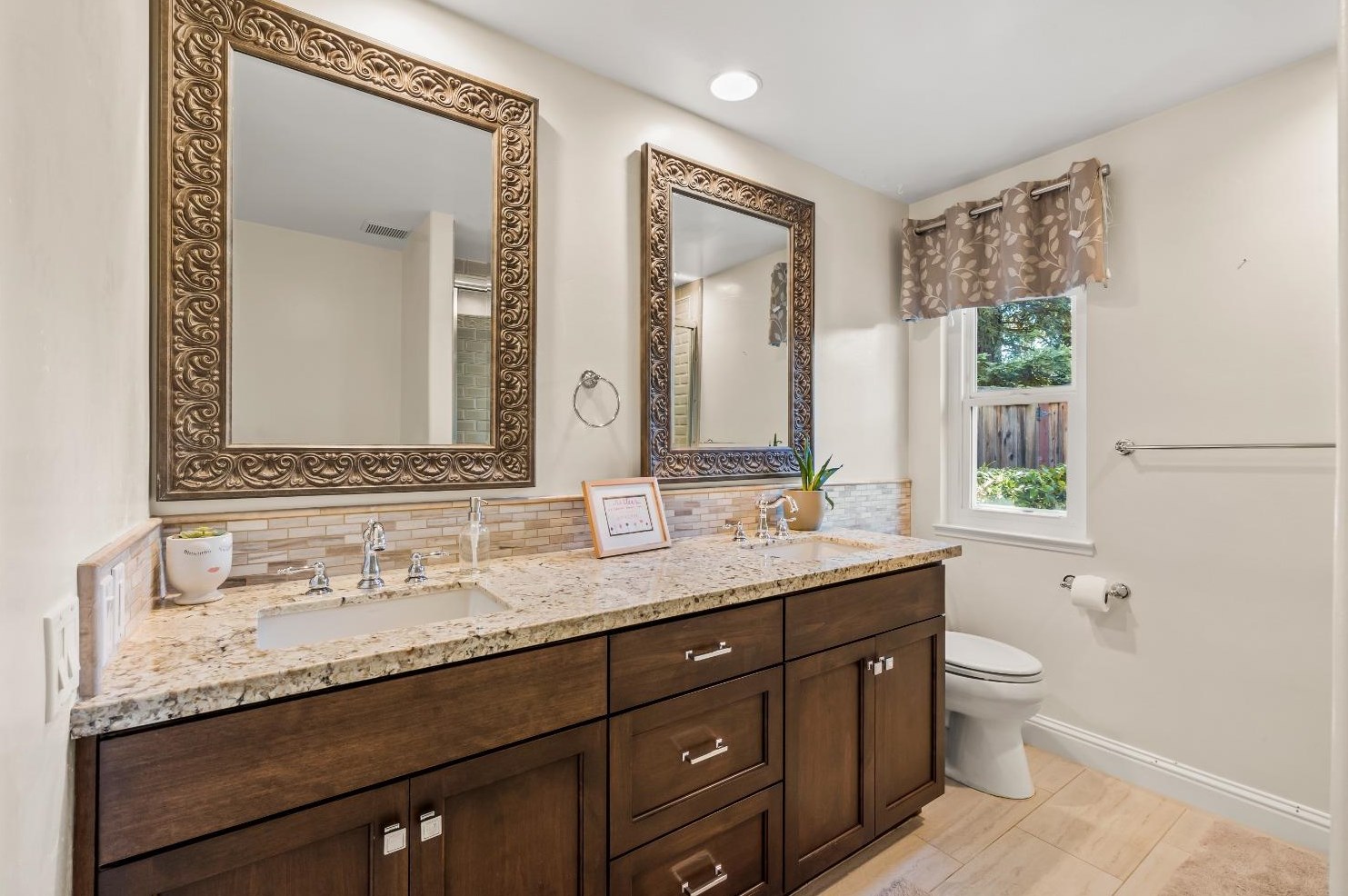 2923 Alder Point Dr, Roseville CA 95661-5181 exterior