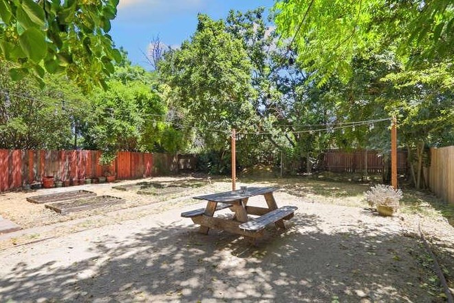 4501 48th St, Sacramento CA  95820-4507 exterior