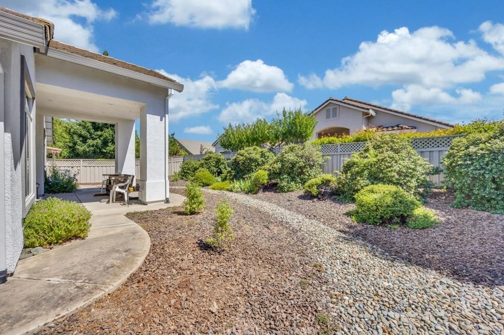 5265 Angelrock Loop, Roseville CA  95747-8251 exterior