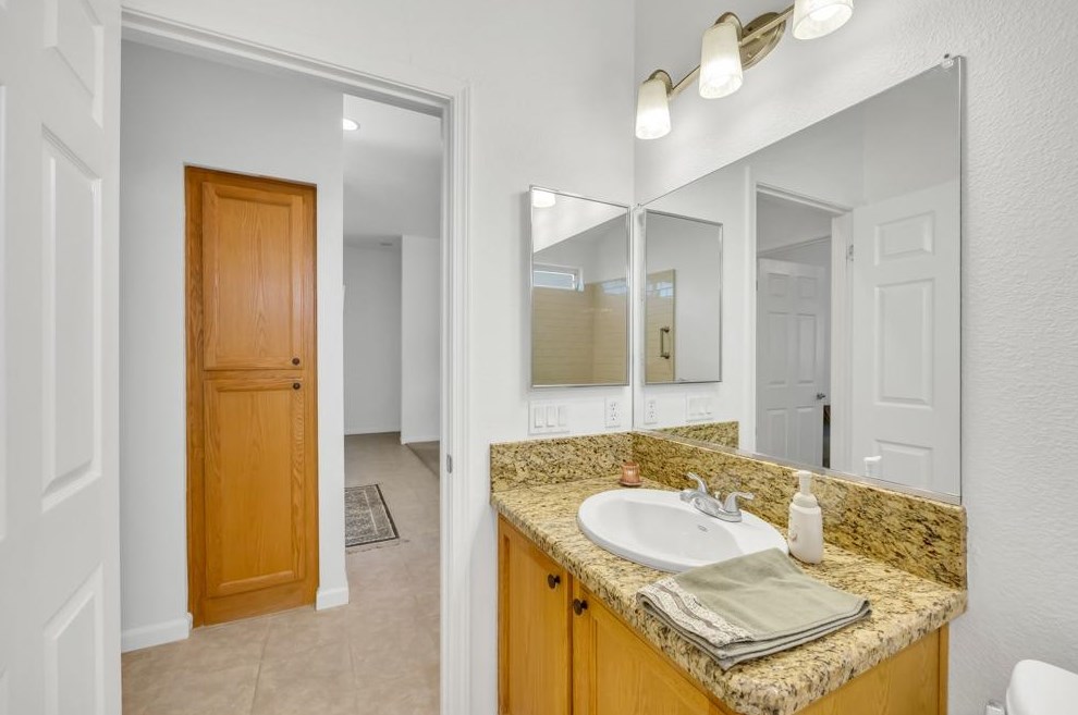 5265 Angelrock Loop, Roseville CA  95747-8251 exterior