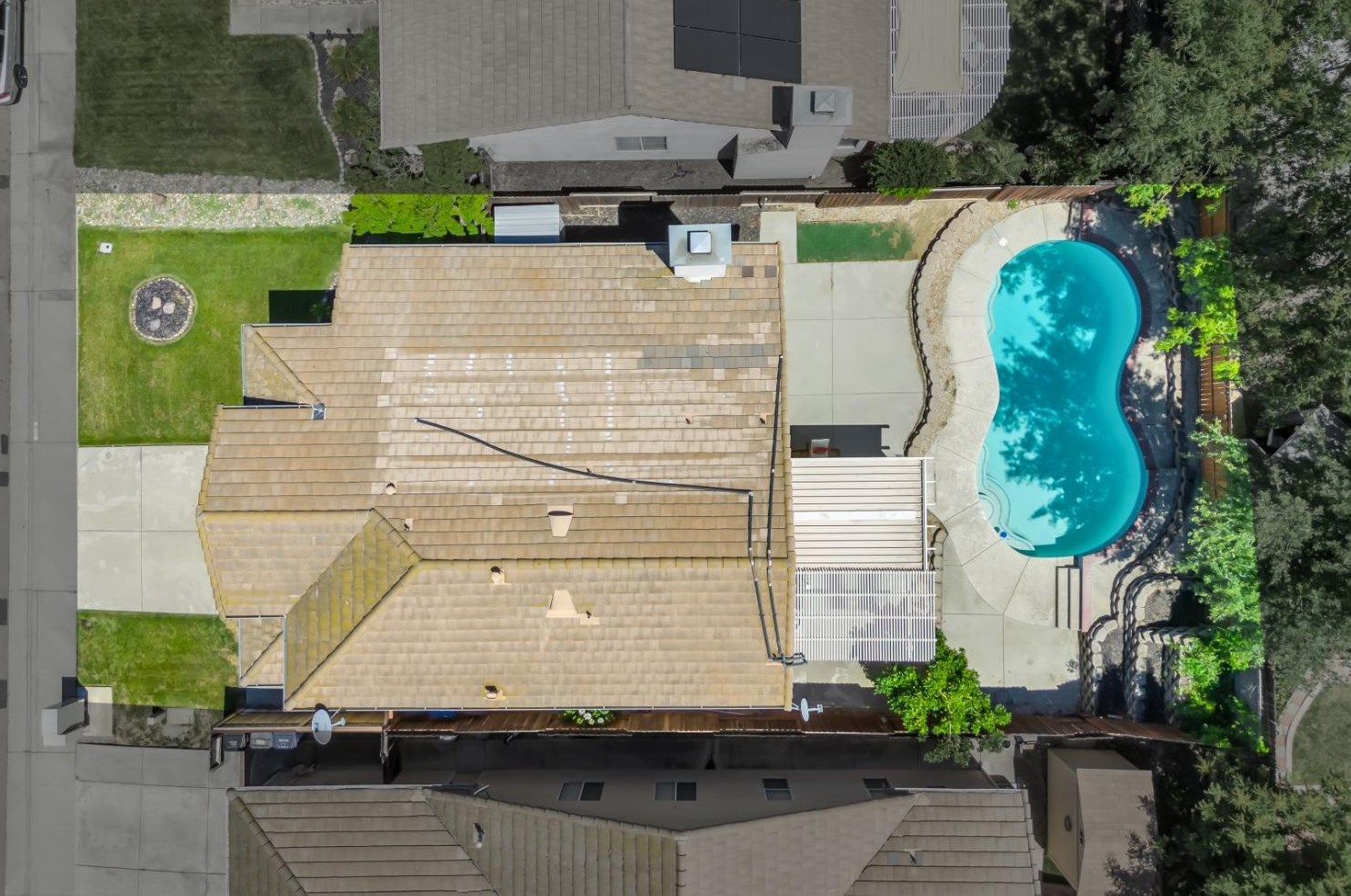8425 Zachis Way, Sacramento CA  95843-5891 exterior