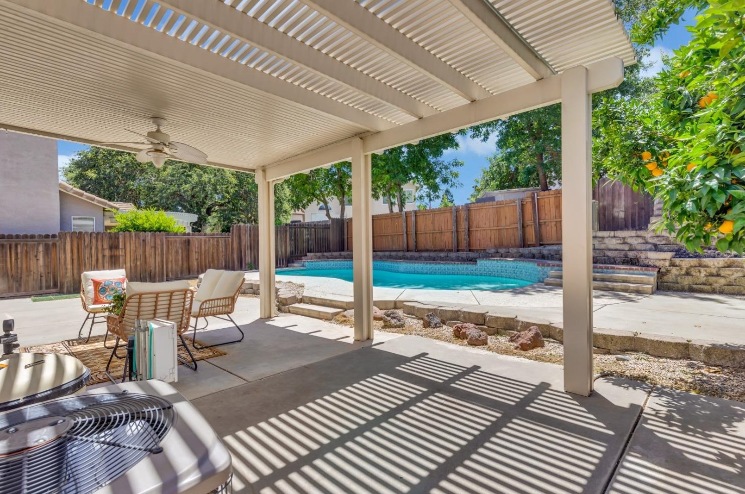 8425 Zachis Way, Sacramento CA  95843-5891 exterior