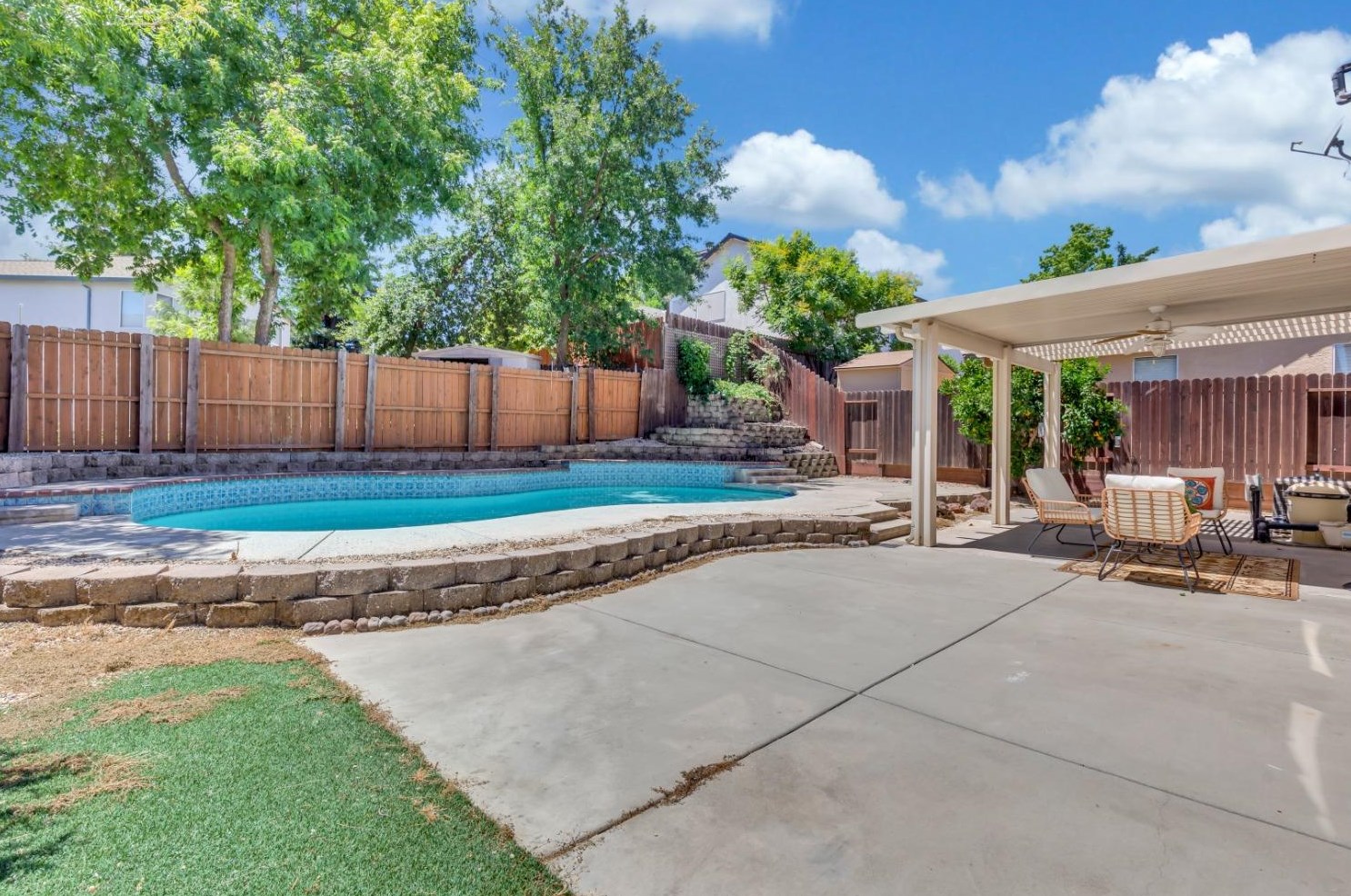 8425 Zachis Way, Sacramento CA  95843-5891 exterior