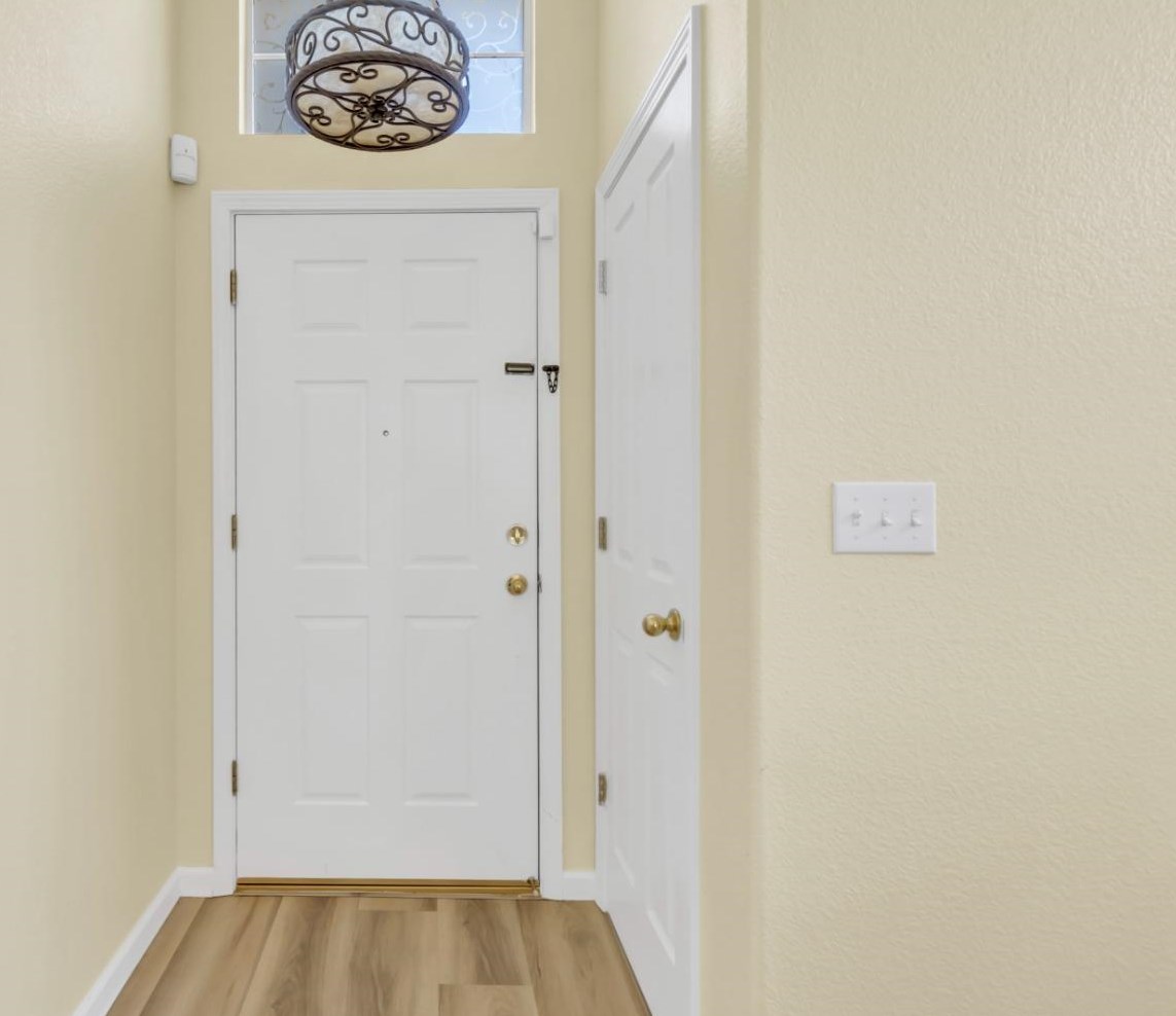 8425 Zachis Way, Sacramento CA  95843-5891 exterior