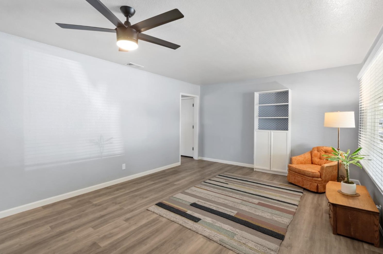 4939 48th St, Sacramento CA  95820-5305 exterior