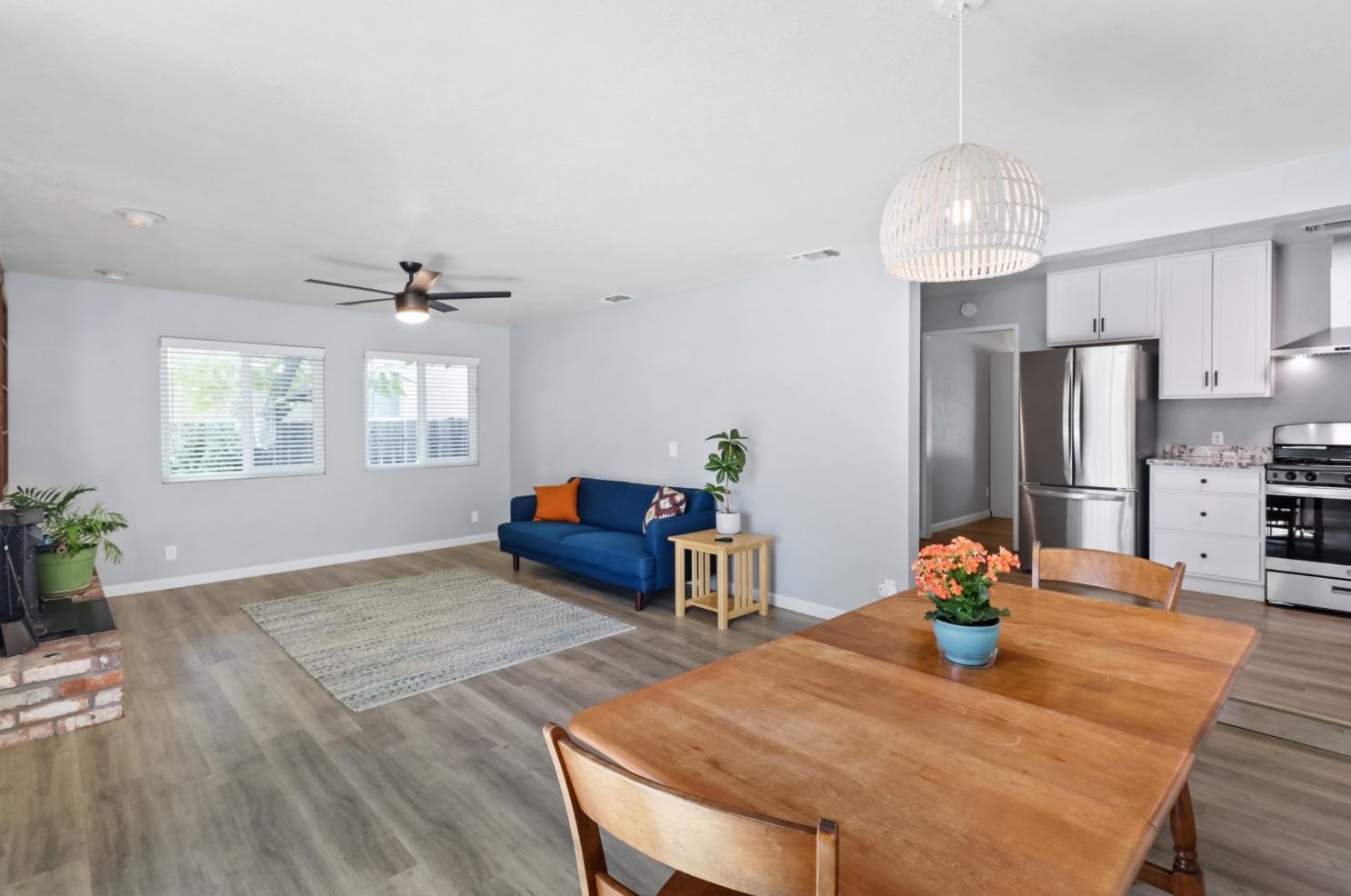 4939 48th St, Sacramento CA  95820-5305 exterior