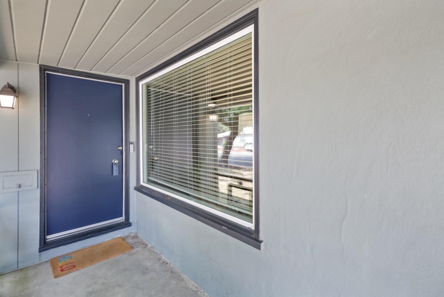 4939 48th St, Sacramento CA  95820-5305 exterior