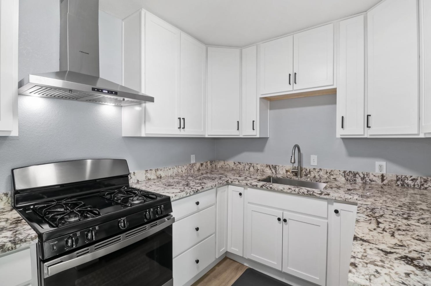 4939 48th St, Sacramento CA  95820-5305 exterior