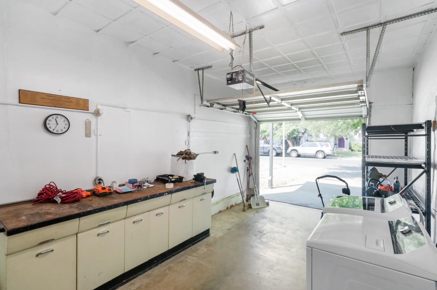 4939 48th St, Sacramento CA  95820-5305 exterior