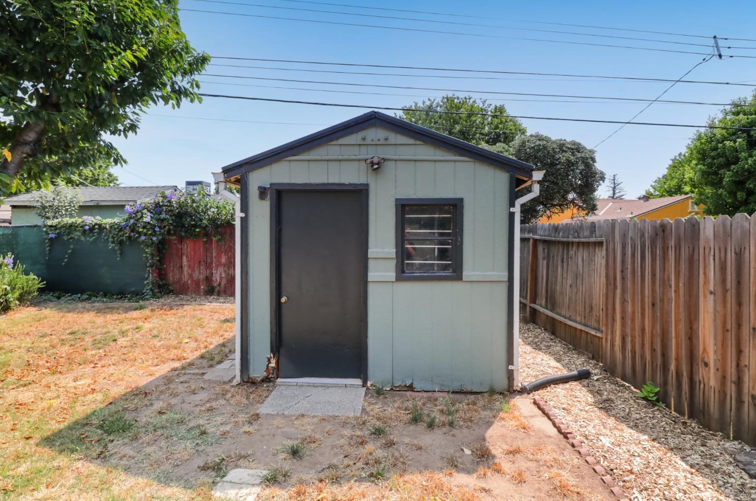 4939 48th St, Sacramento CA  95820-5305 exterior