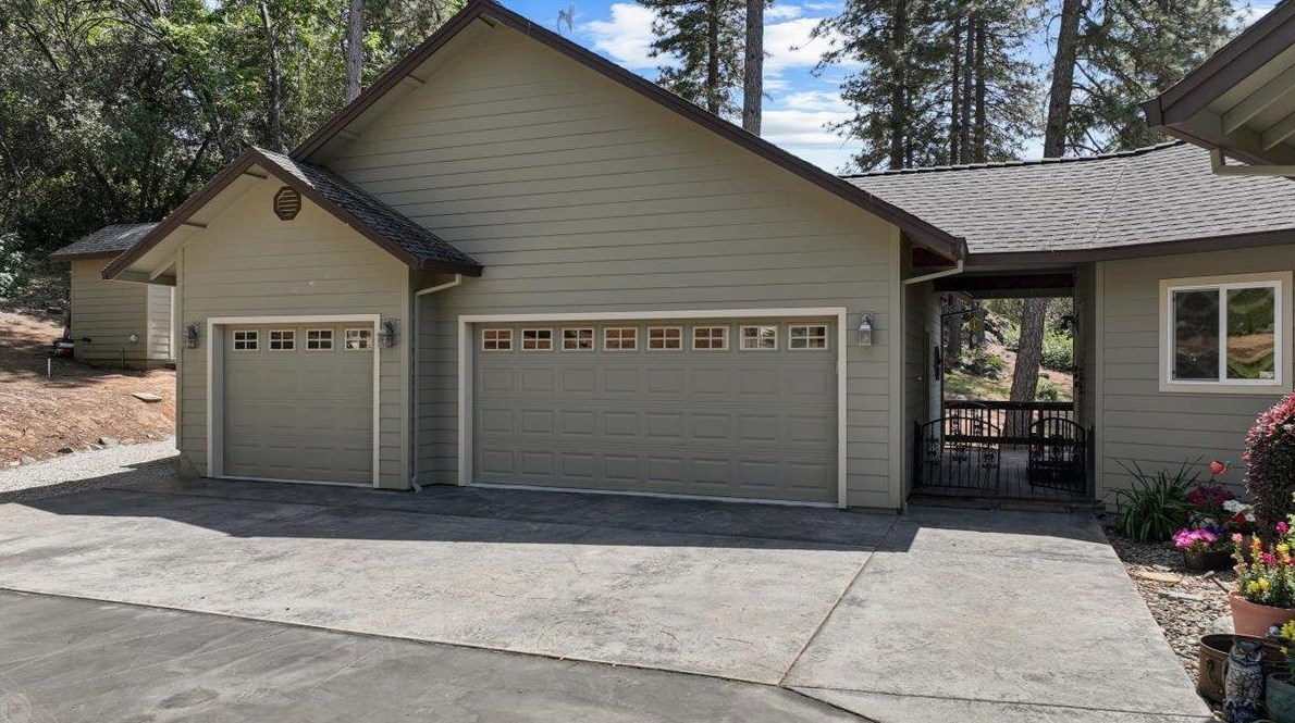 18444 Mika Ln, Sonora CA  95370-8662 exterior