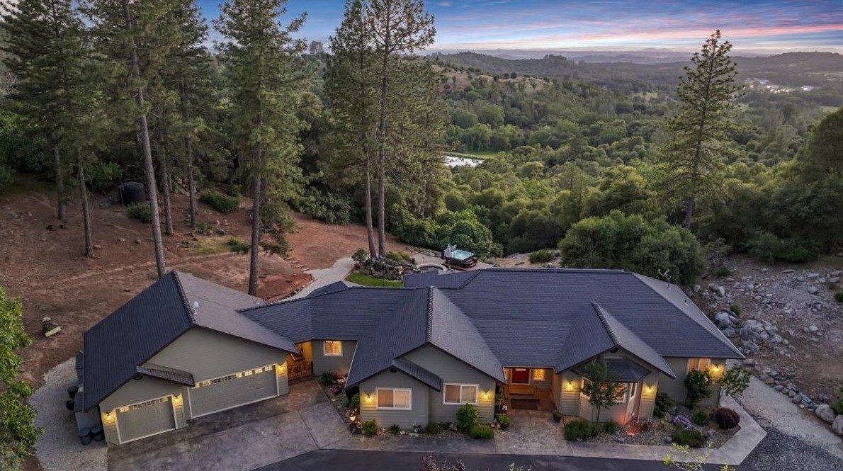 18444 Mika Ln, Sonora CA  95370-8662 exterior