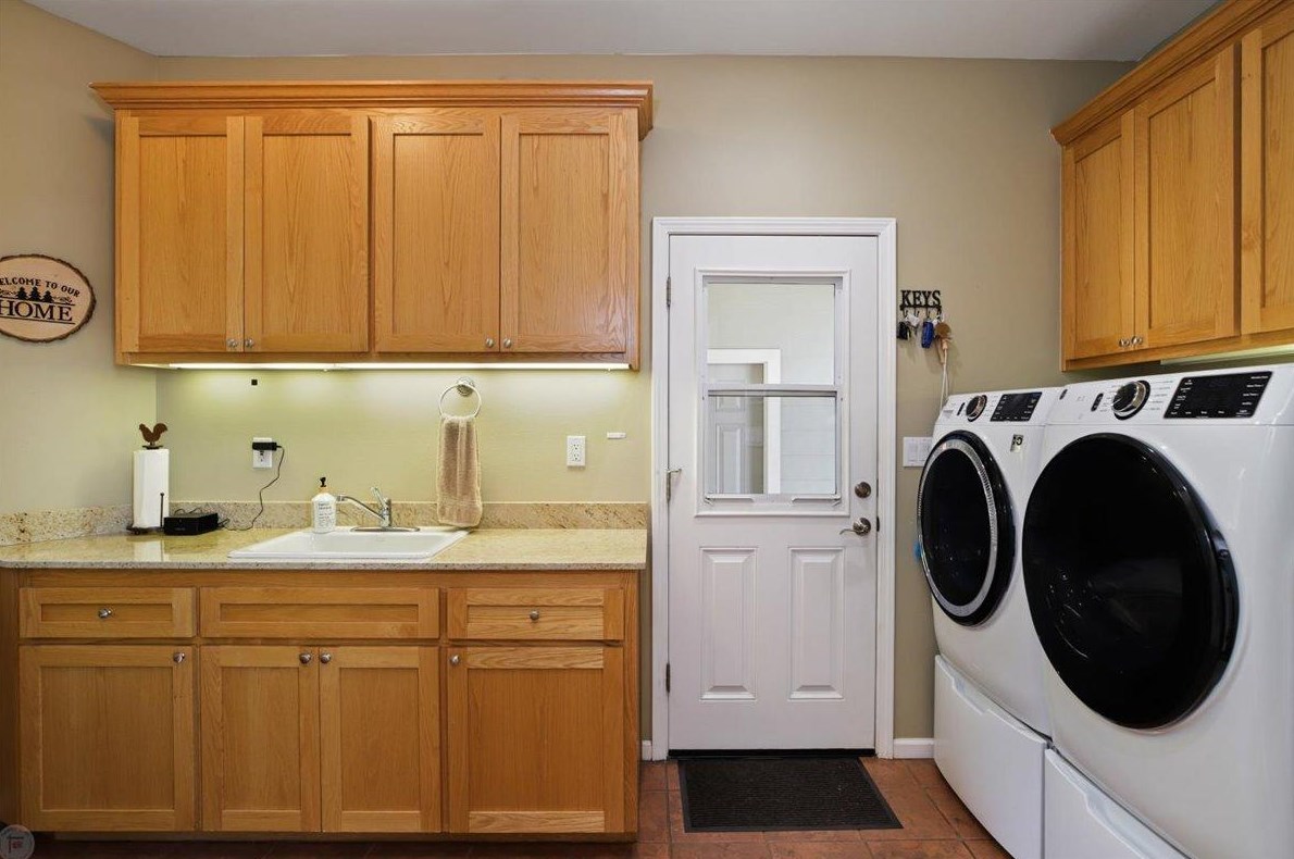 18444 Mika Ln, Sonora CA  95370-8662 exterior