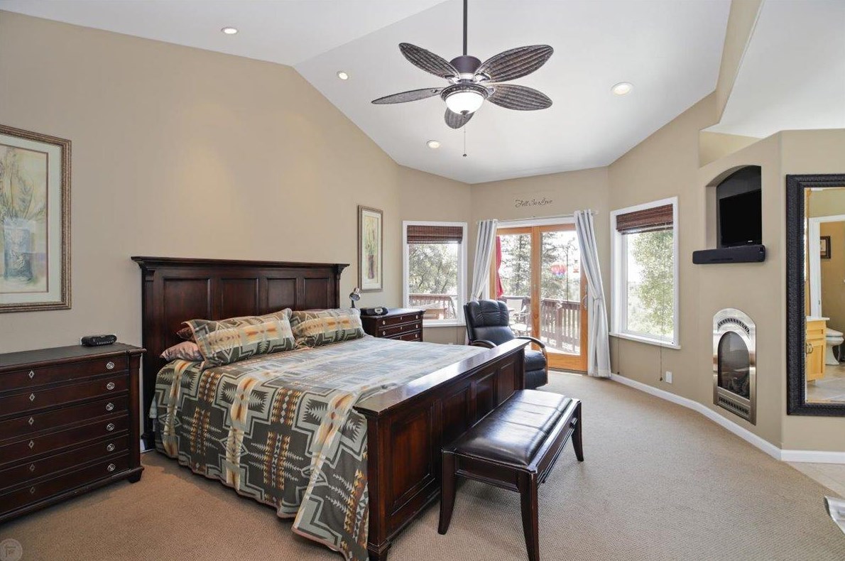 18444 Mika Ln, Sonora CA  95370-8662 exterior