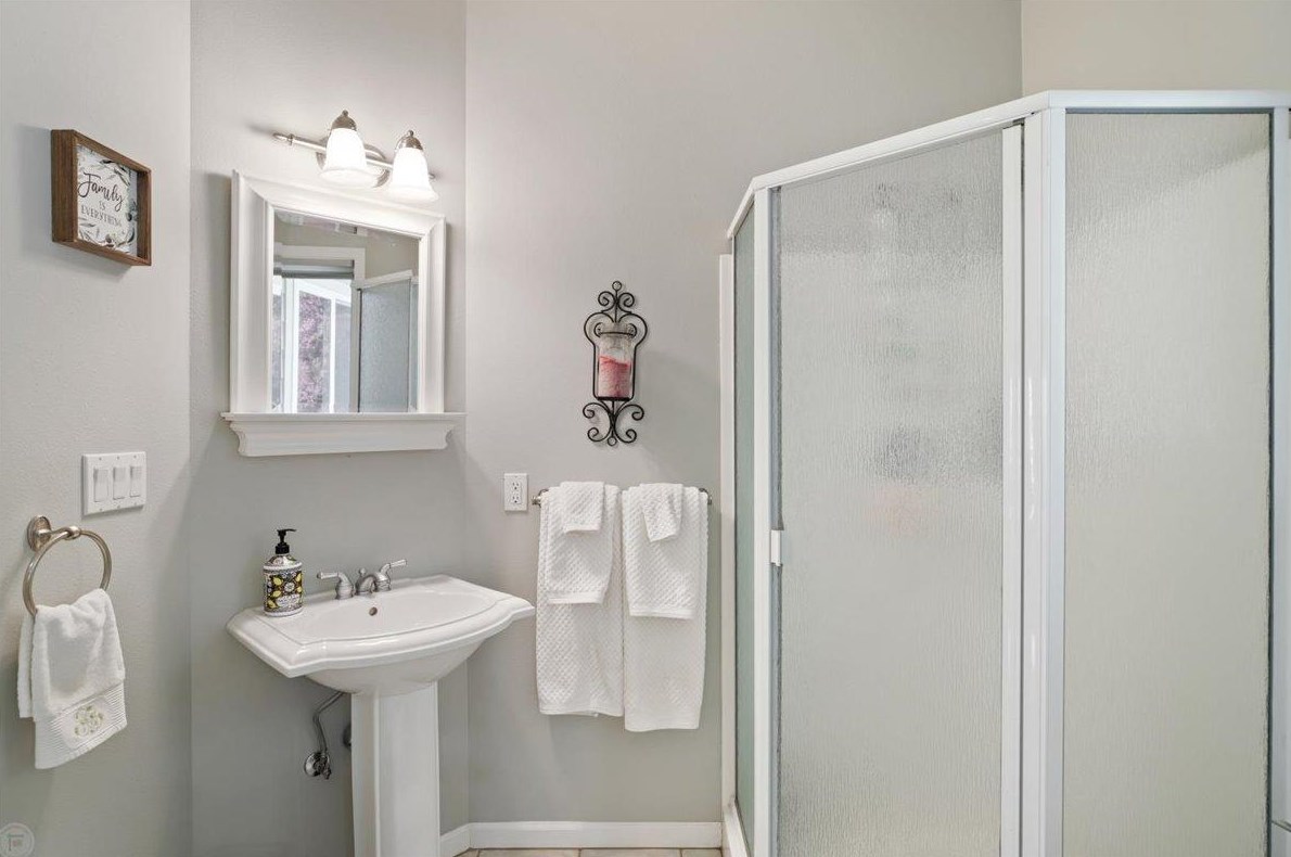 18444 Mika Ln, Sonora CA  95370-8662 exterior