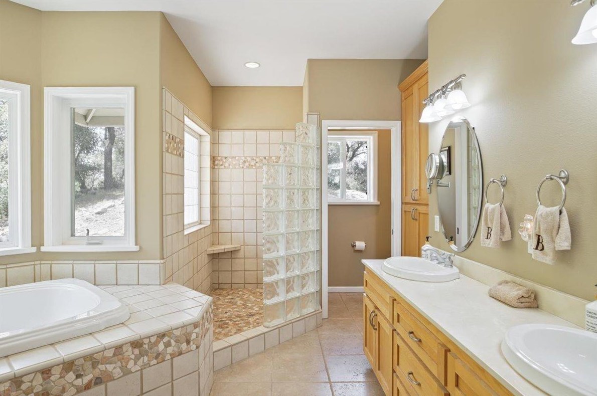 18444 Mika Ln, Sonora CA  95370-8662 exterior