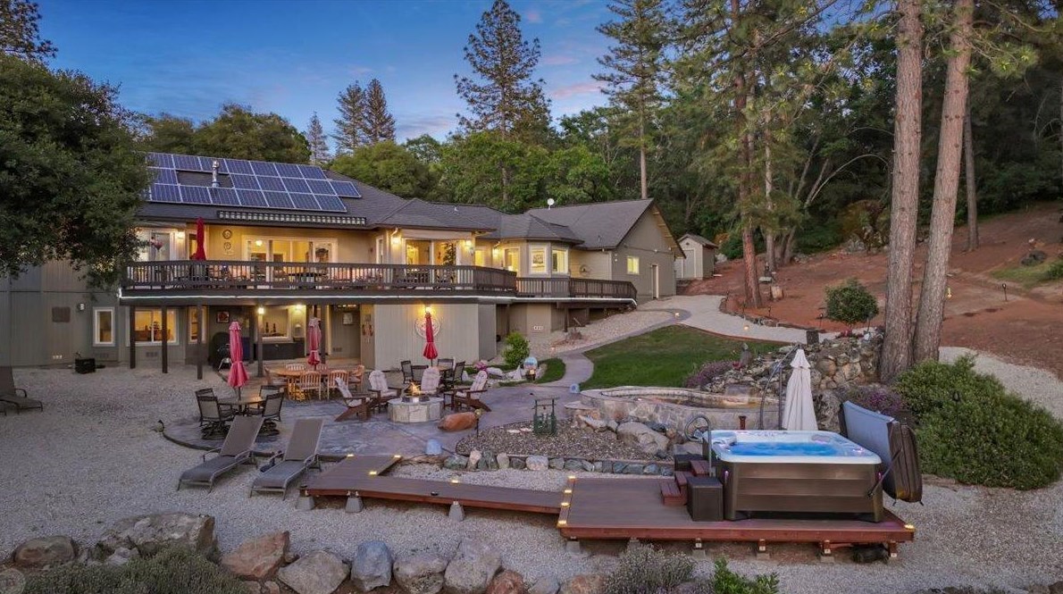 18444 Mika Ln, Sonora CA  95370-8662 exterior