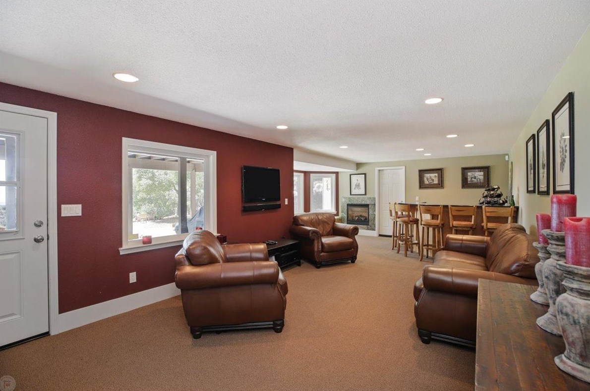 18444 Mika Ln, Sonora CA  95370-8662 exterior