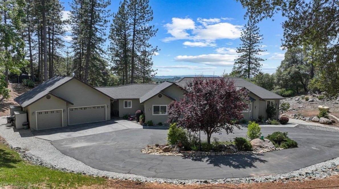 18444 Mika Ln, Sonora CA  95370-8662 exterior