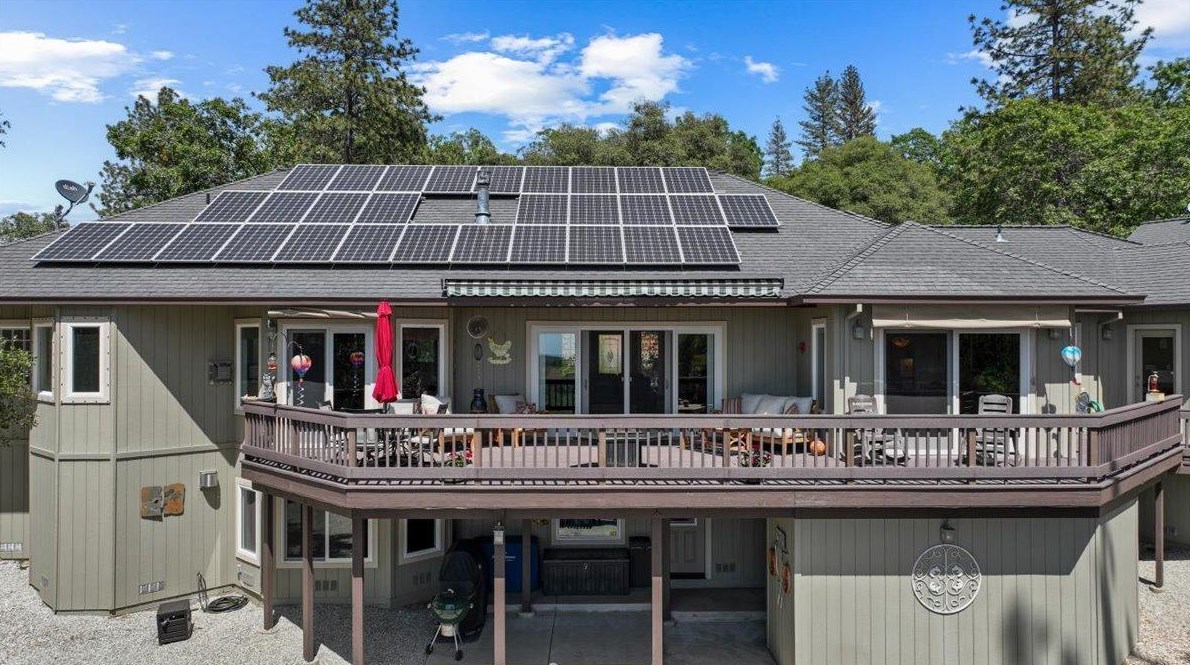 18444 Mika Ln, Sonora CA  95370-8662 exterior