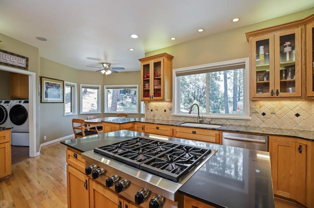 18444 Mika Ln, Sonora CA  95370-8662 exterior