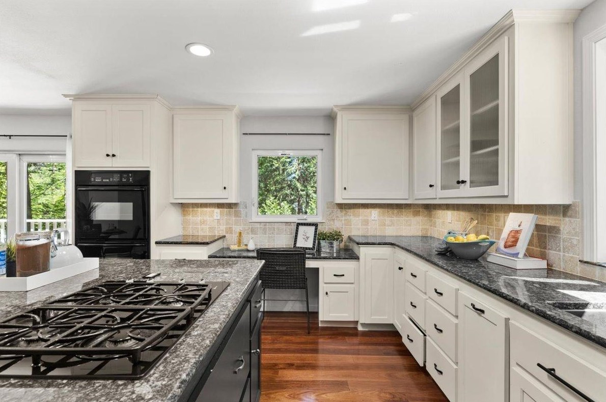 13511 Meadow View Dr, Grass Valley CA  95945-8022 exterior