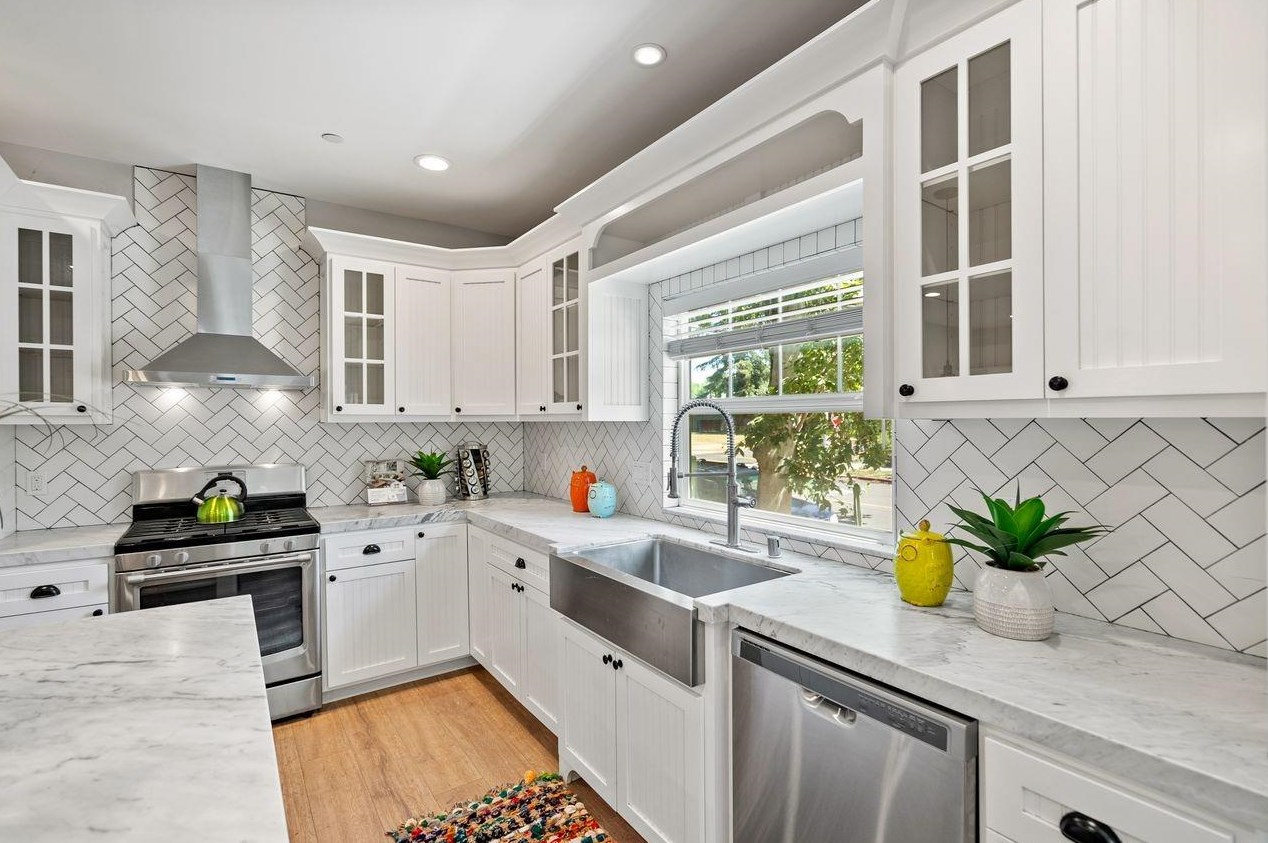 2254 34th St, Sacramento CA  95817-1210 exterior