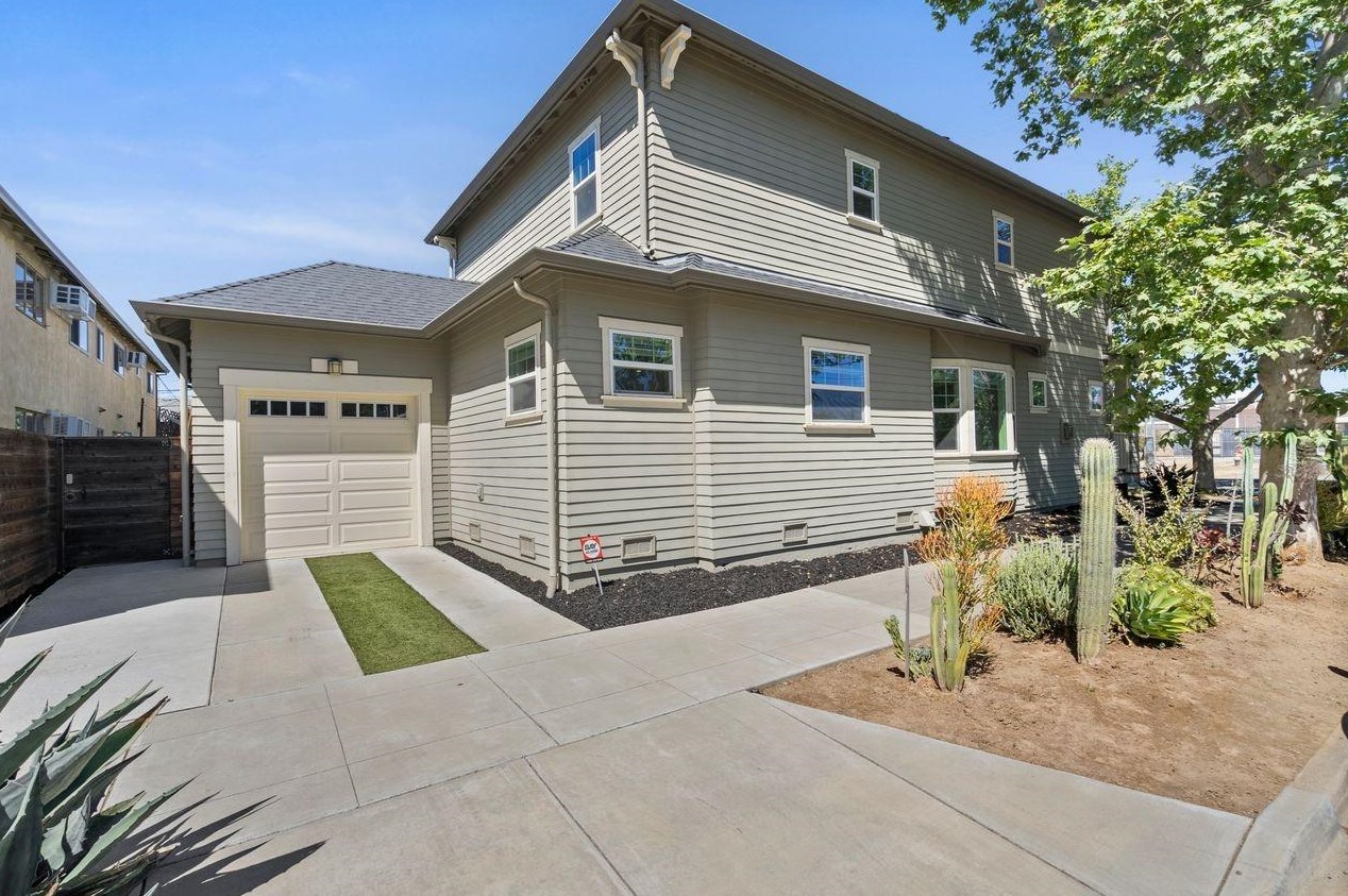 2254 34th St, Sacramento CA  95817-1210 exterior
