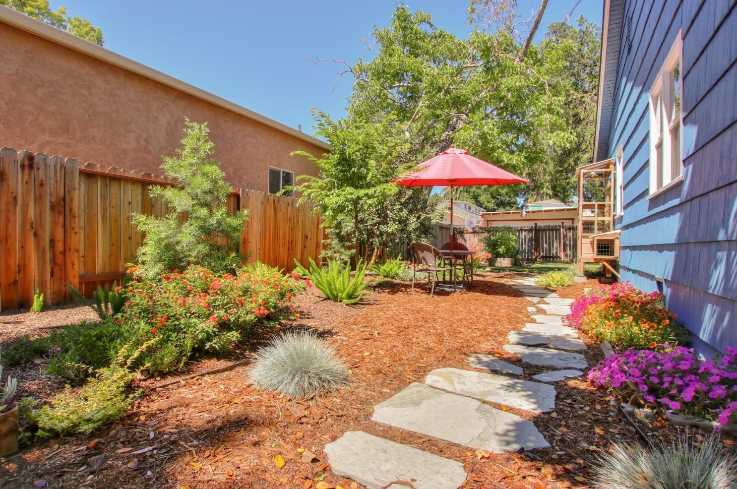 4316 55th St, Sacramento CA  95820-4149 exterior