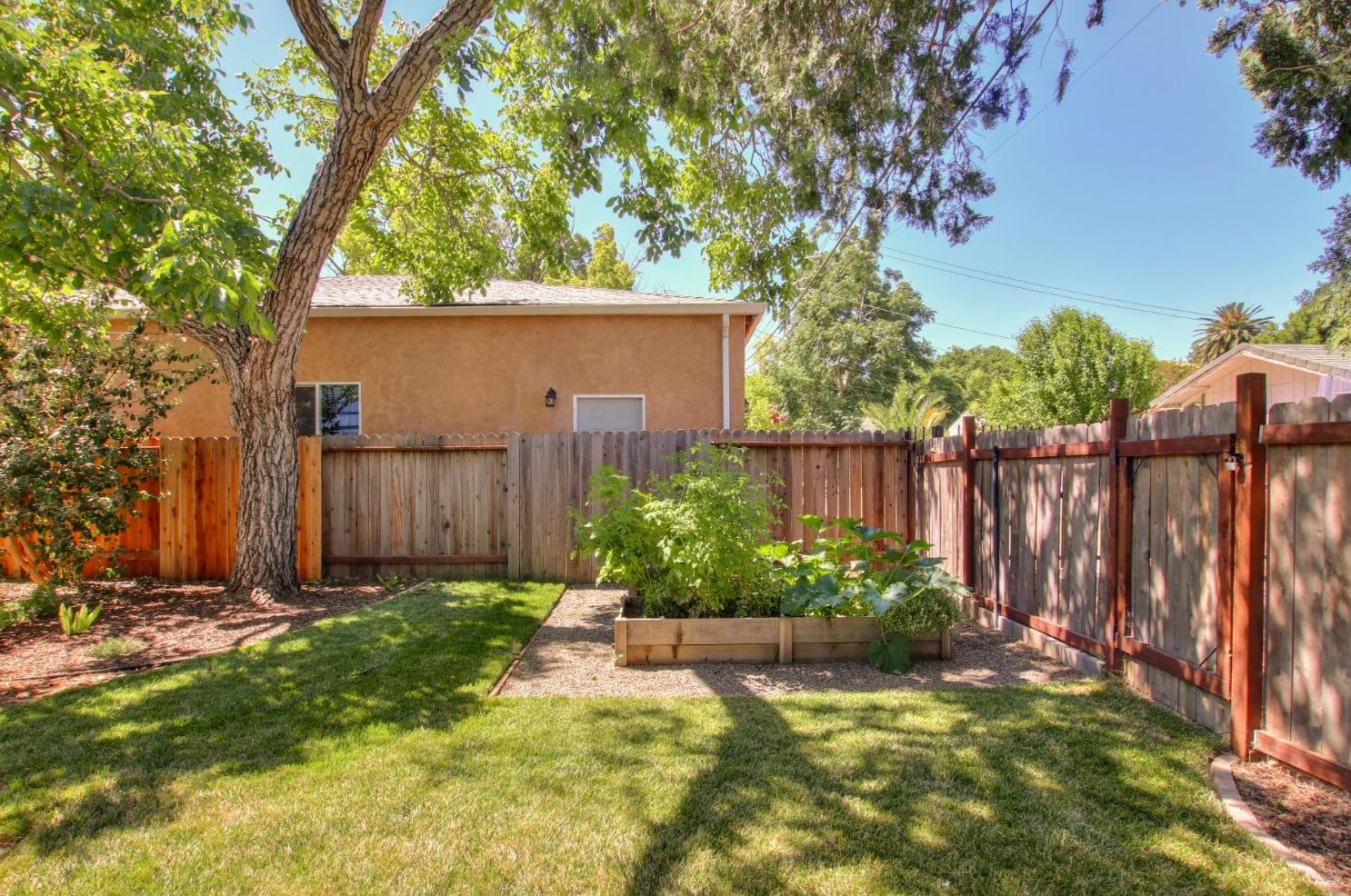 4316 55th St, Sacramento CA  95820-4149 exterior