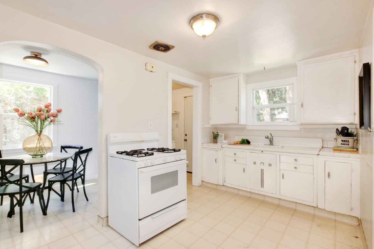 4316 55th St, Sacramento CA  95820-4149 exterior